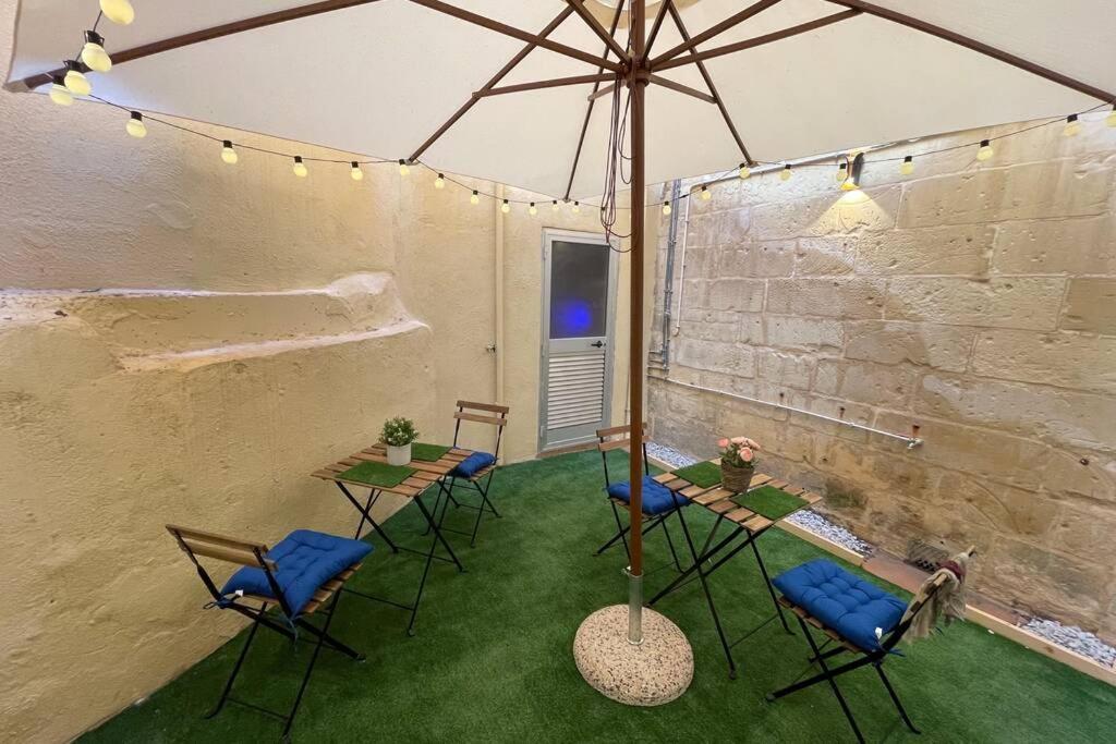 2 Bed Apt In Heart Of St Julians - 5Min From Seafront San Ġiljan Kültér fotó