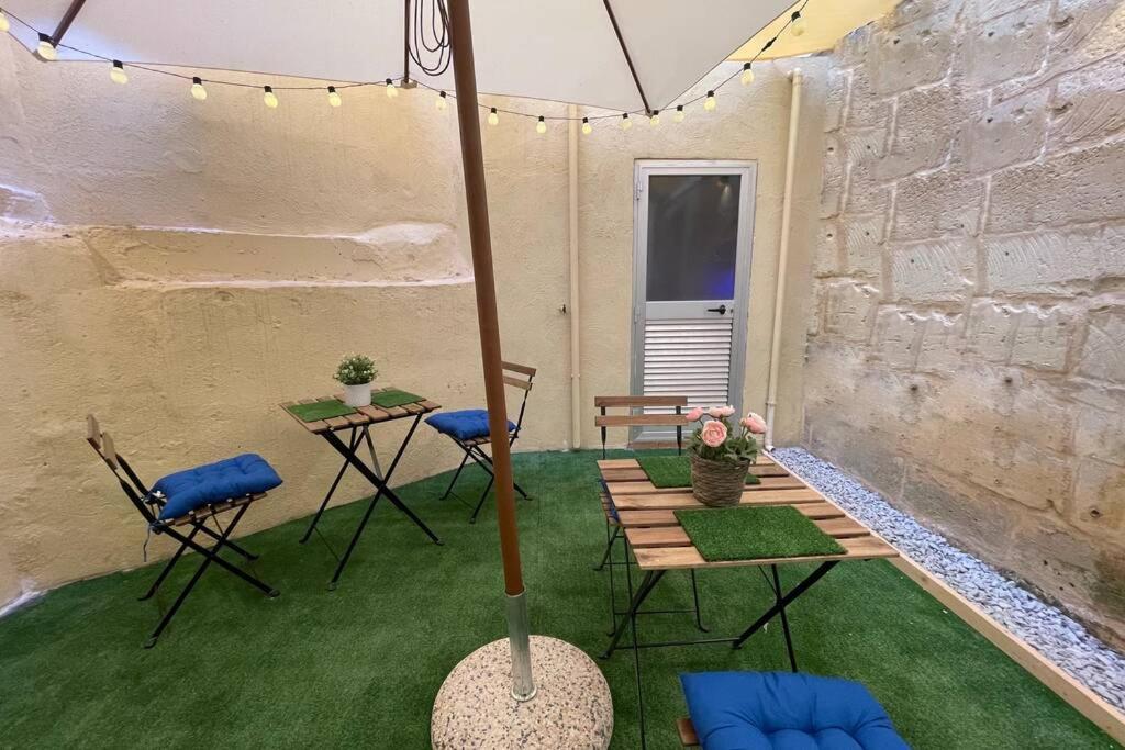 2 Bed Apt In Heart Of St Julians - 5Min From Seafront San Ġiljan Kültér fotó