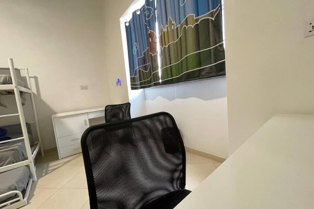 2 Bed Apt In Heart Of St Julians - 5Min From Seafront San Ġiljan Kültér fotó