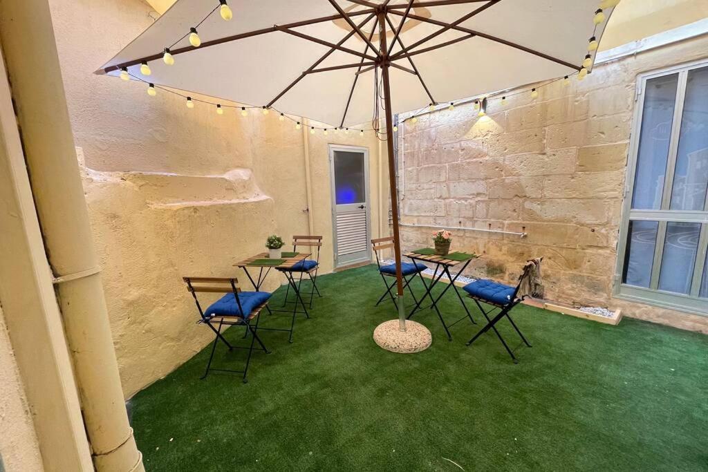 2 Bed Apt In Heart Of St Julians - 5Min From Seafront San Ġiljan Kültér fotó