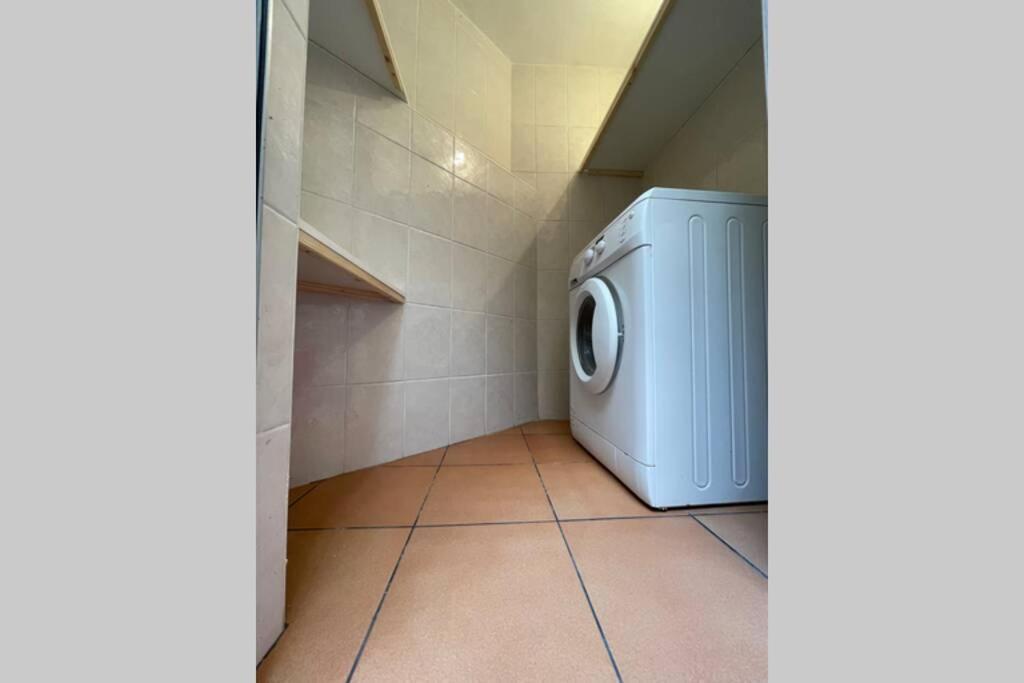 2 Bed Apt In Heart Of St Julians - 5Min From Seafront San Ġiljan Kültér fotó